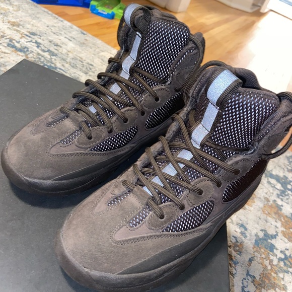 adidas Yeezy Desert Boot
Oil - Picture 3 of 5